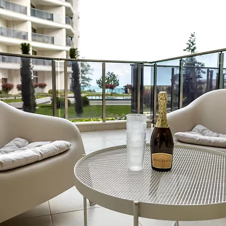 Elegant Skyline Retreat With Pool & Access By Flat Manаger Апартамент *